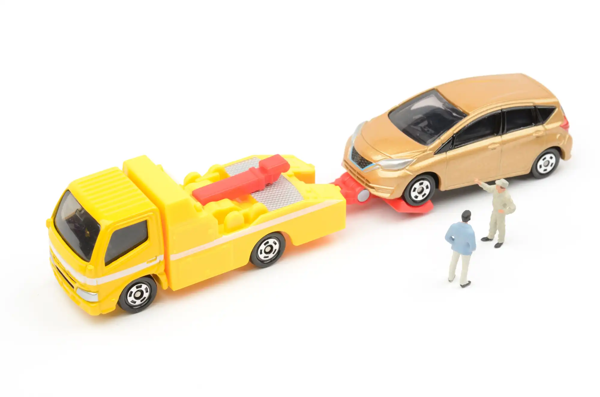 レッカー車と車のミニカー
