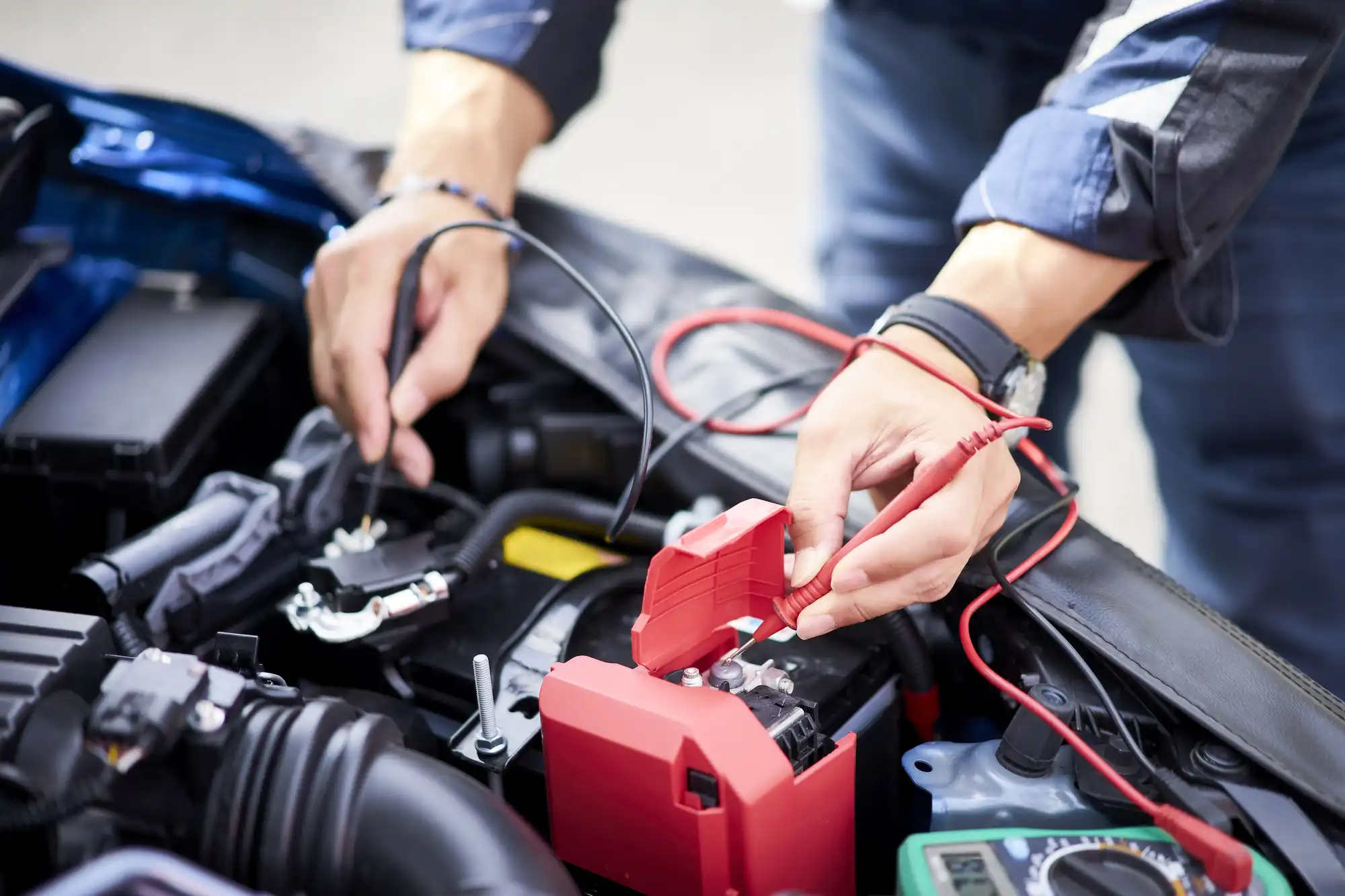 バッテリー上がりは「安全確保→正しい接続方法→始動後の点検」が最短ルート